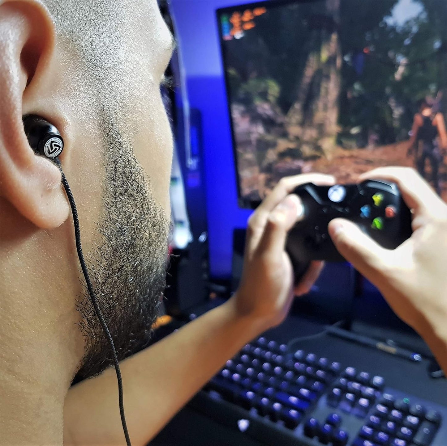 Clamor Wired Earbuds In-Ear Headphones, 5 Years Warranty, Earphones with Microphone, Noise Isolating Ear Buds for School, Kids, Women, Small Ear